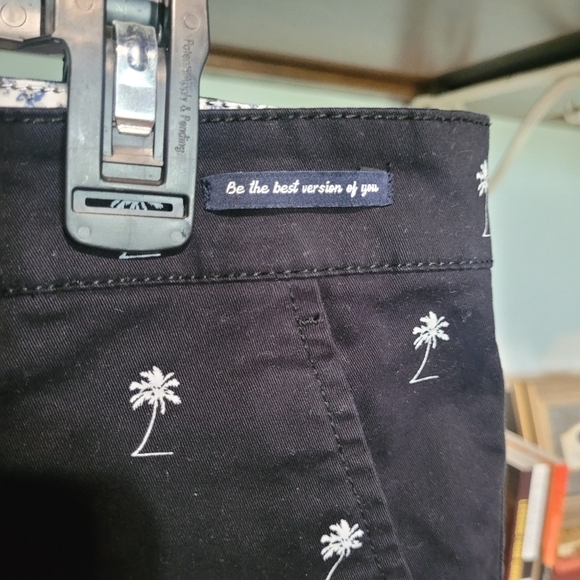 Denim & Flower Palm tree Bermuda shorts. Men's 34 - Picture 2 of 4